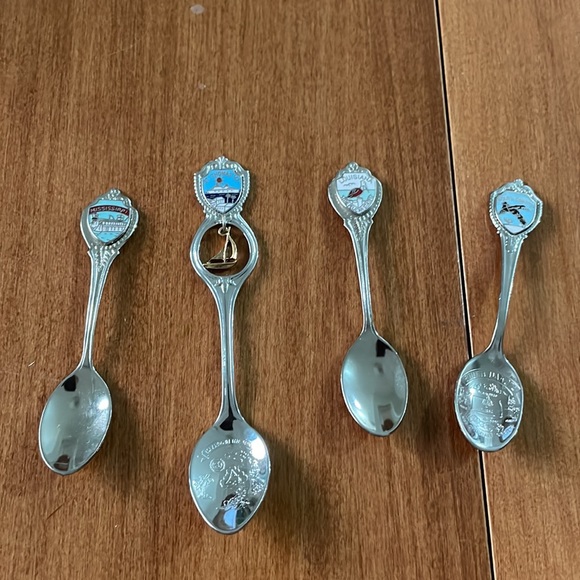 Souvenir spoons from places in United States - Picture 3 of 7
